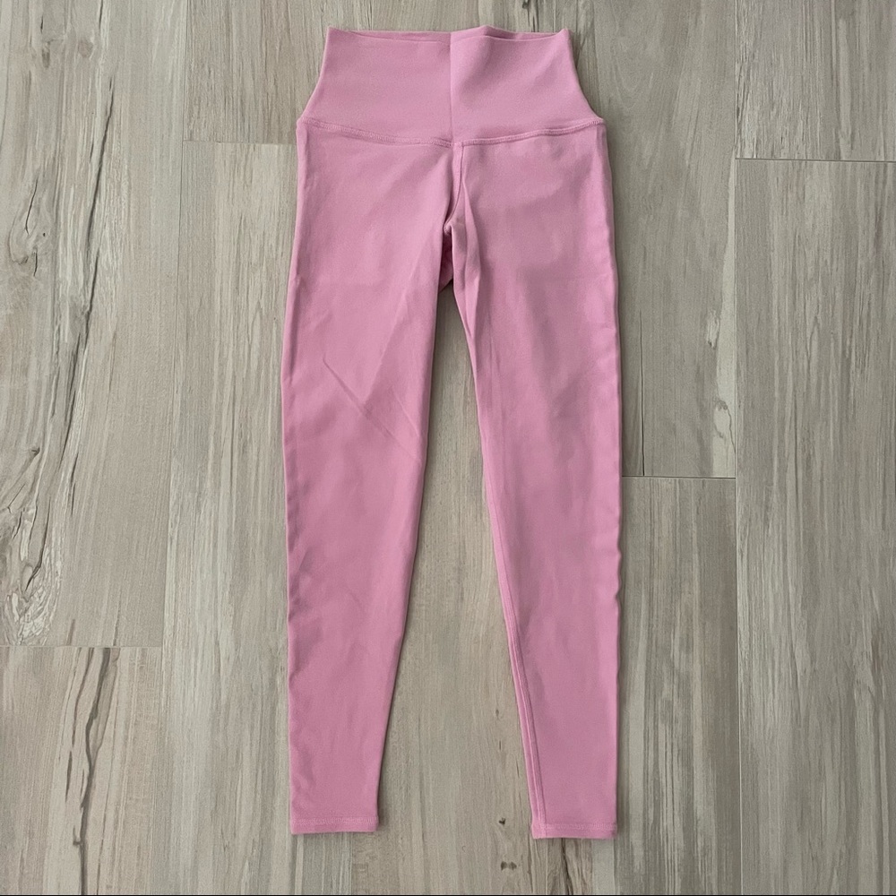ALO Yoga Airbrush Leggings in Parisian Pink xxs